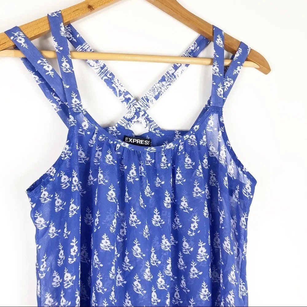 Express | Sheer Floral Multi-Strap Sleeveless Top - Picture 4 of 7